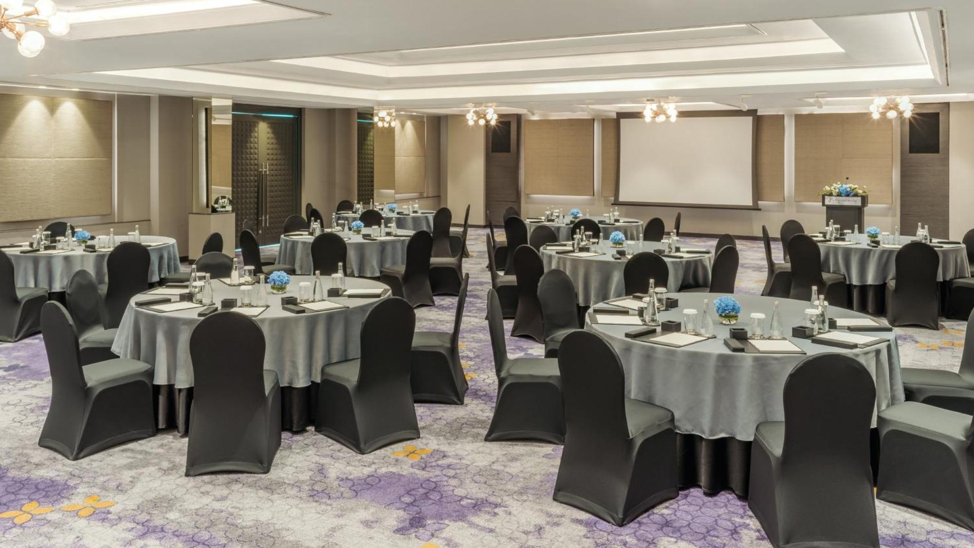 By Ihg Hotell