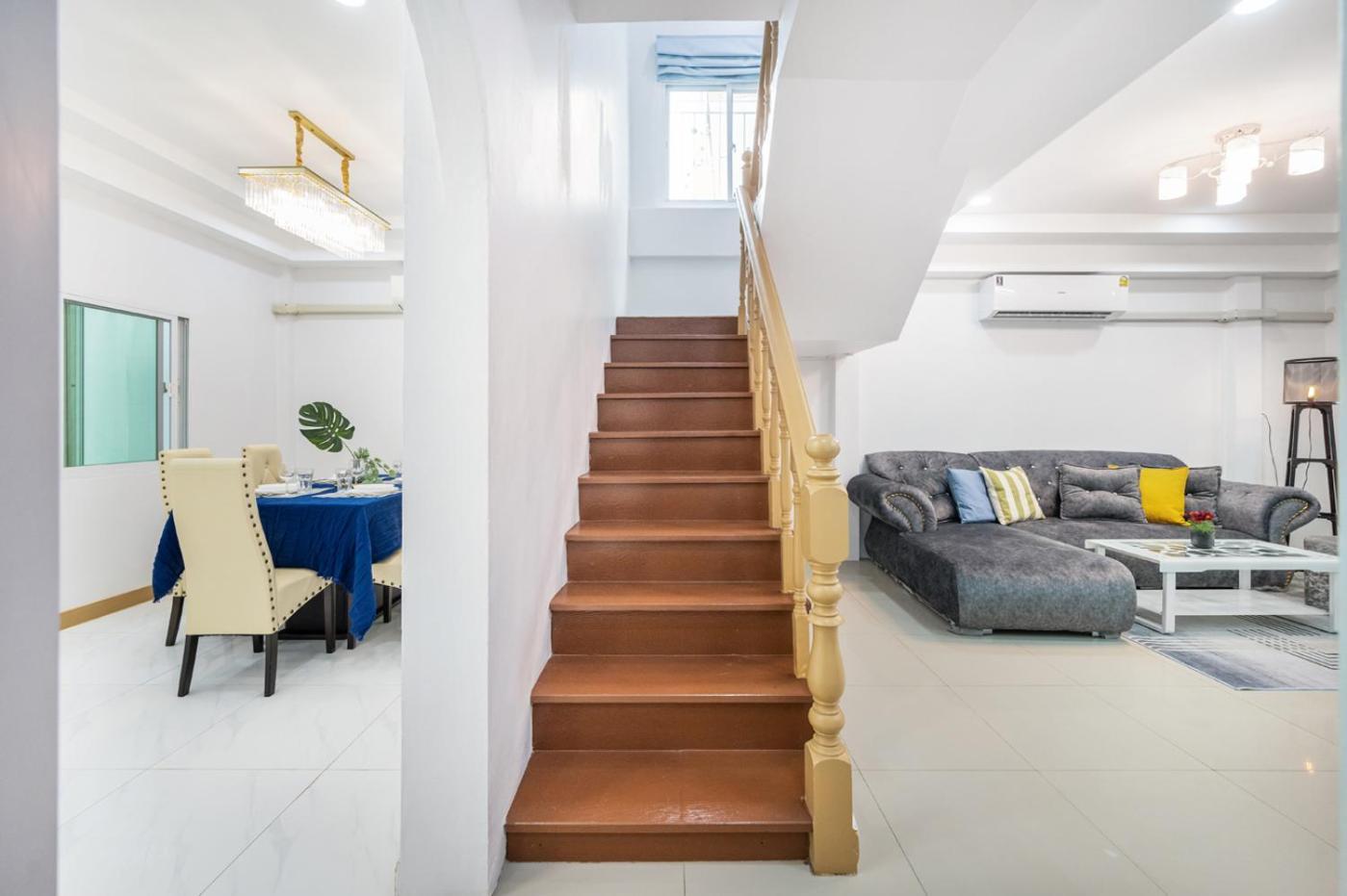 Miq Hk111-4br Ratchada-huaykwang 14pax Apartment Bangkok
