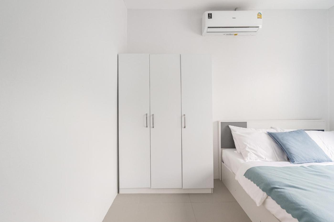 Miq Hk111-4br Ratchada-huaykwang 14pax Apartment Bangkok