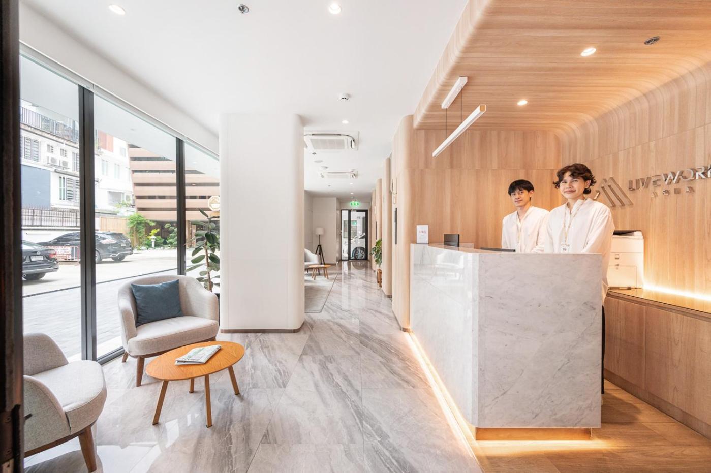 Livezen Sukhumvit Hotel 4*