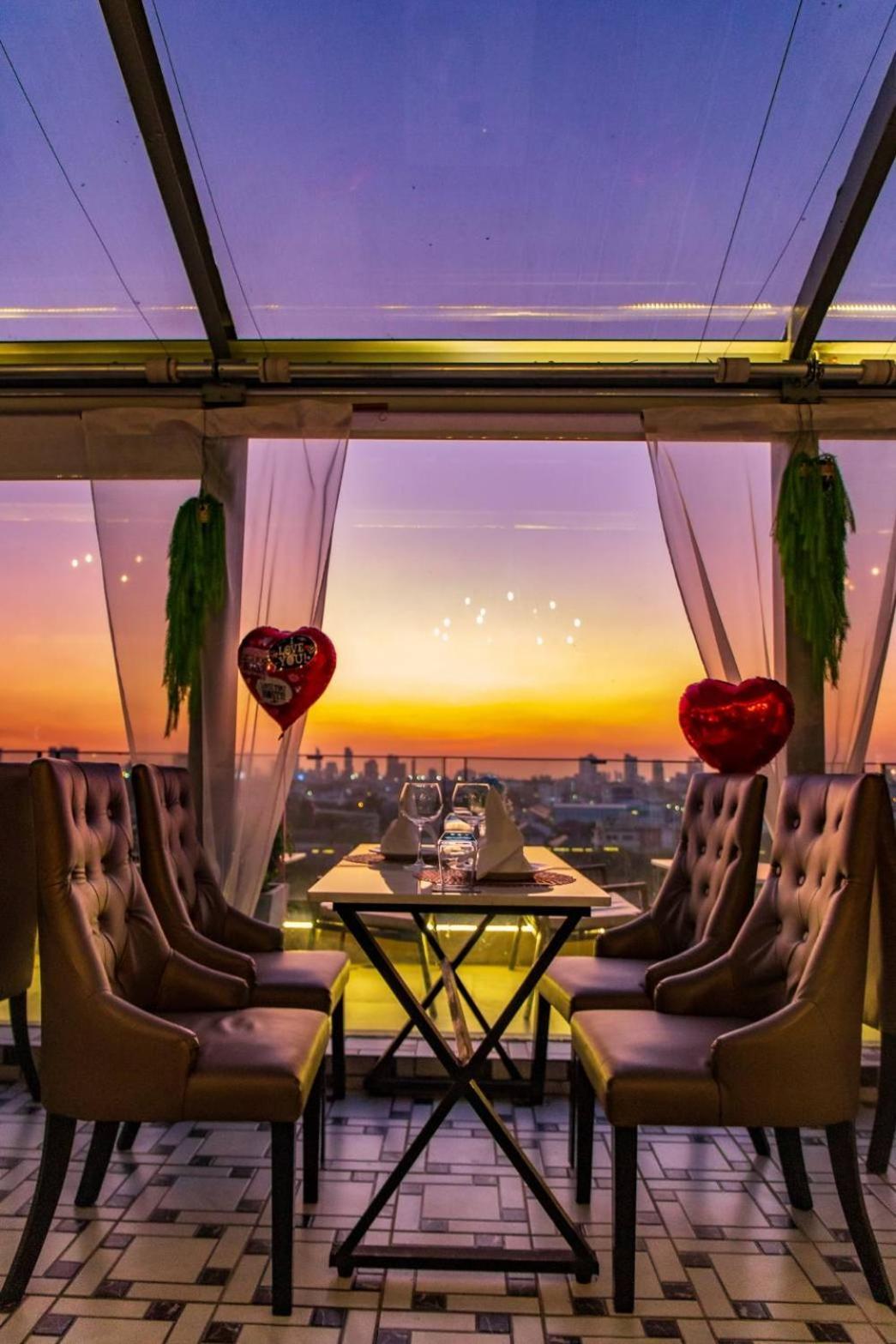Sky Dome Resotel - โรงแรมสกายโดม รีโซเทล 5* Bangkok