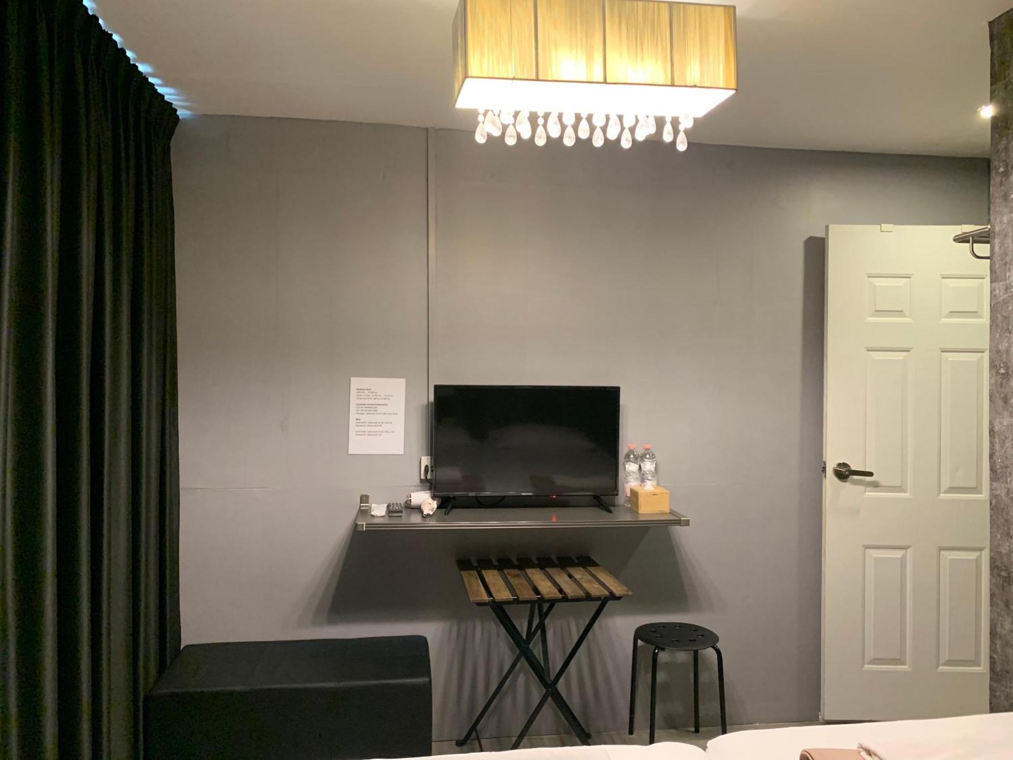 Homestay Udomsuk & Cafe - Bts Udomsuk *