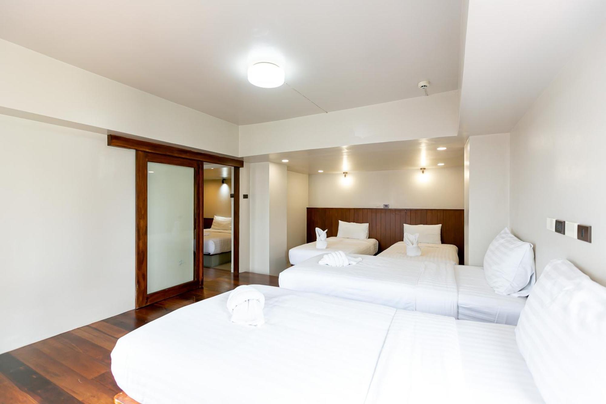 Khách sạn A Sathorn 2*