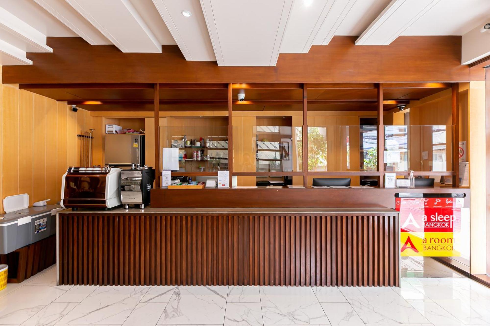 Khách sạn A Sathorn 2*