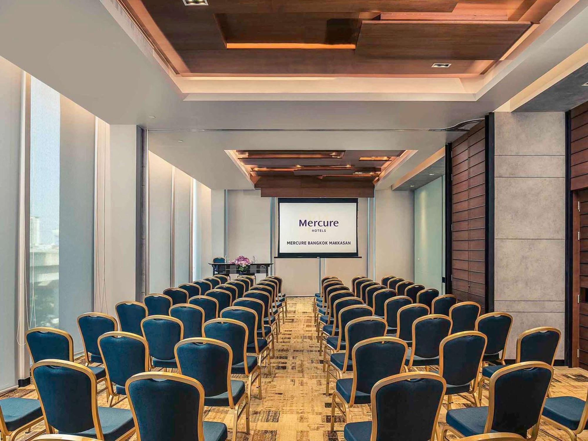 Mercure Makkasan Khách sạn 4*