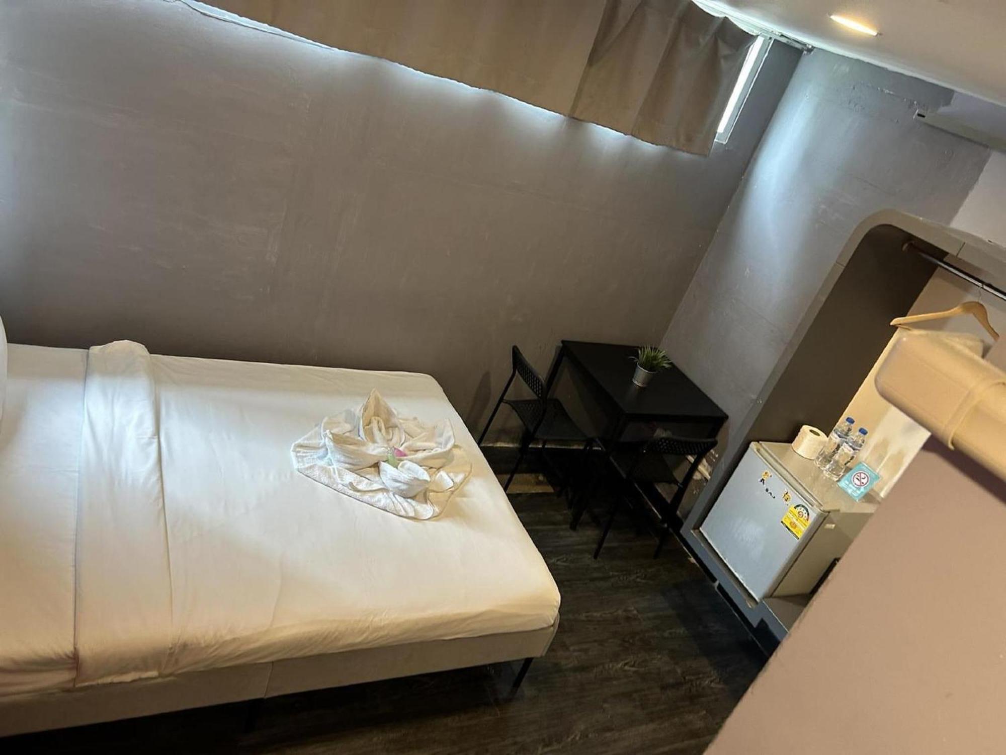 Ostello Cheqinn - Sukhumvit 4 Nana Plaza