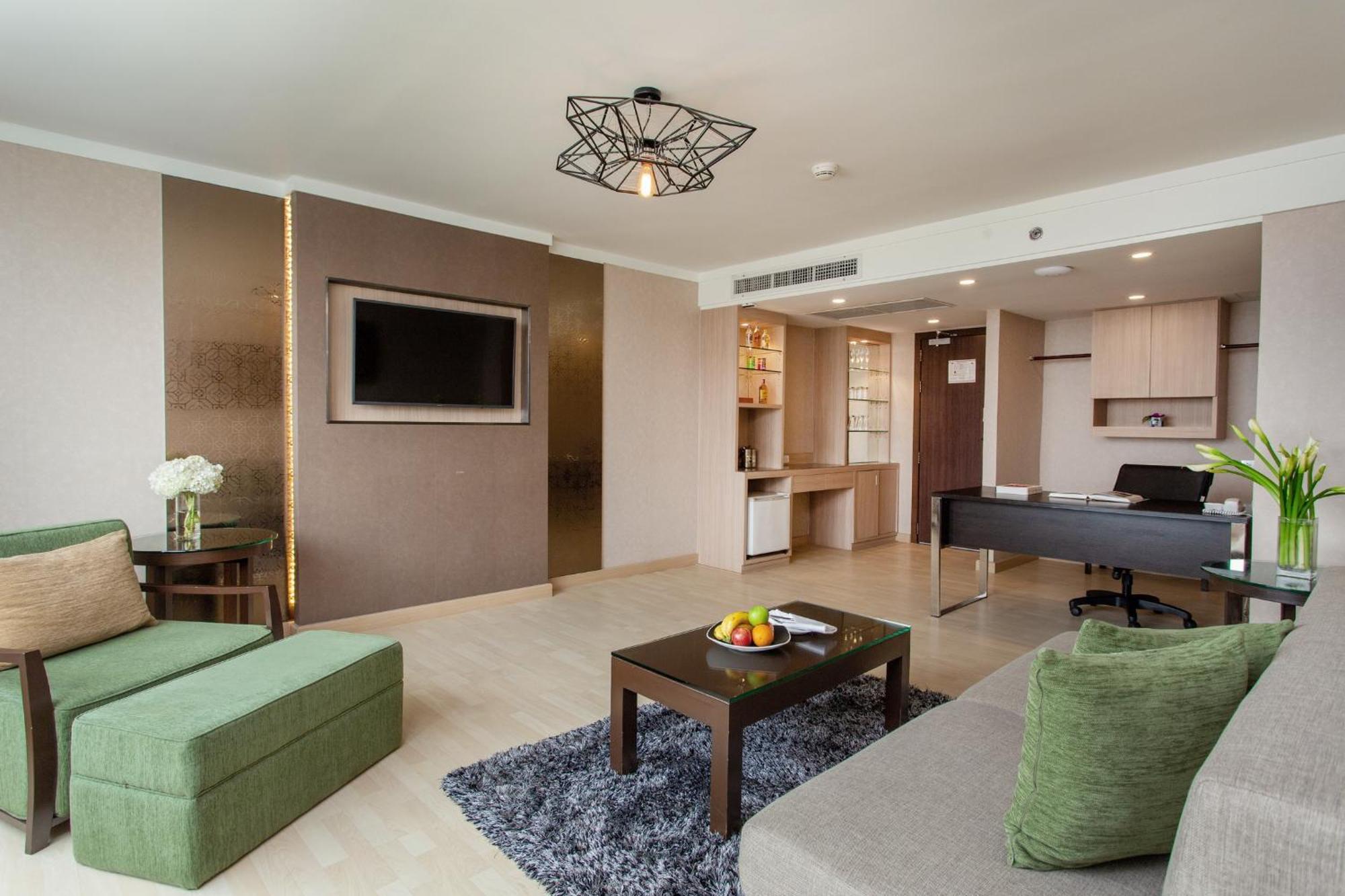 Ramada Plaza By Wyndham Menam Riverside Hotell