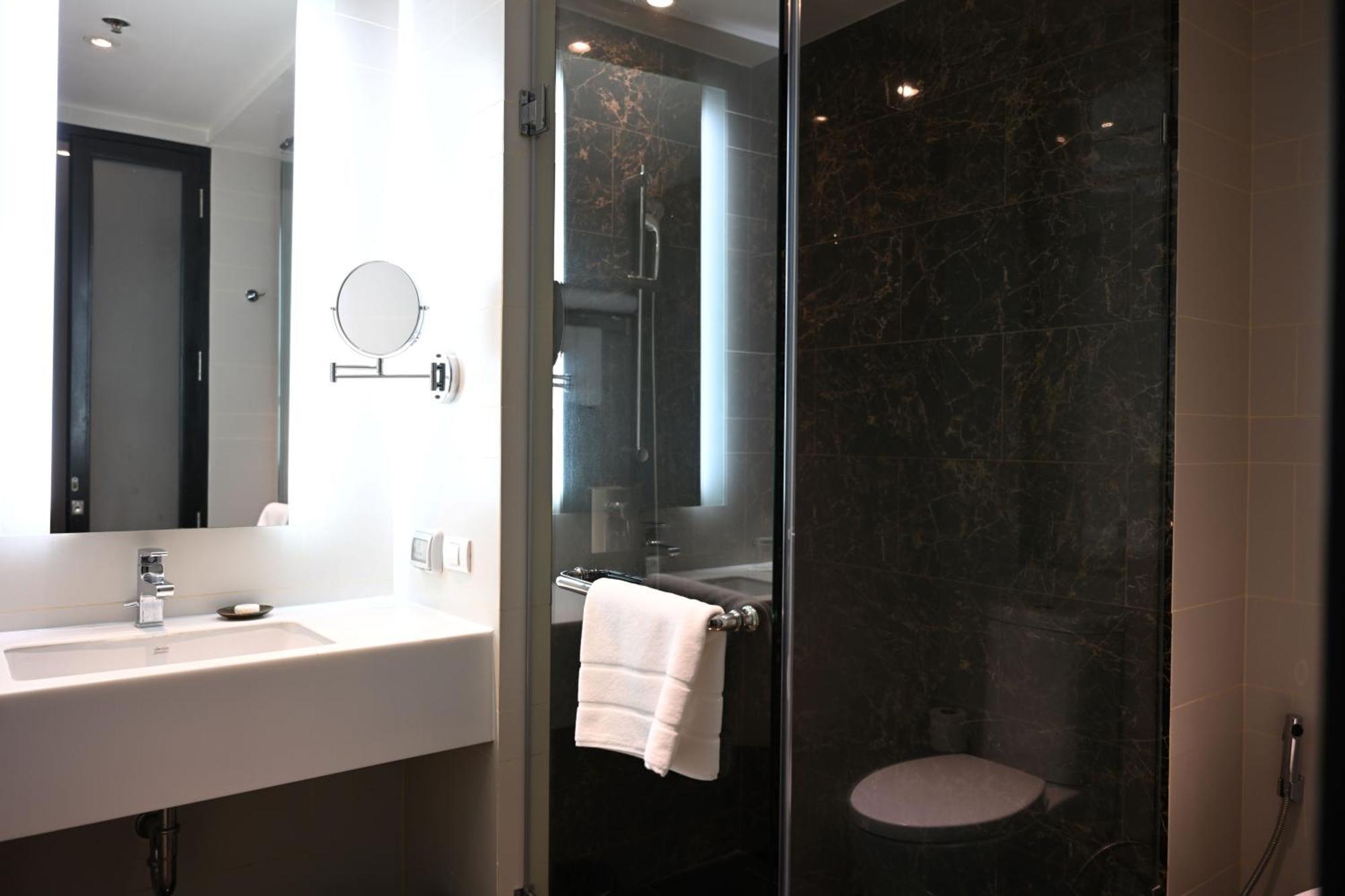 Mövenpick Sukhumvit 15 - Sha 5*