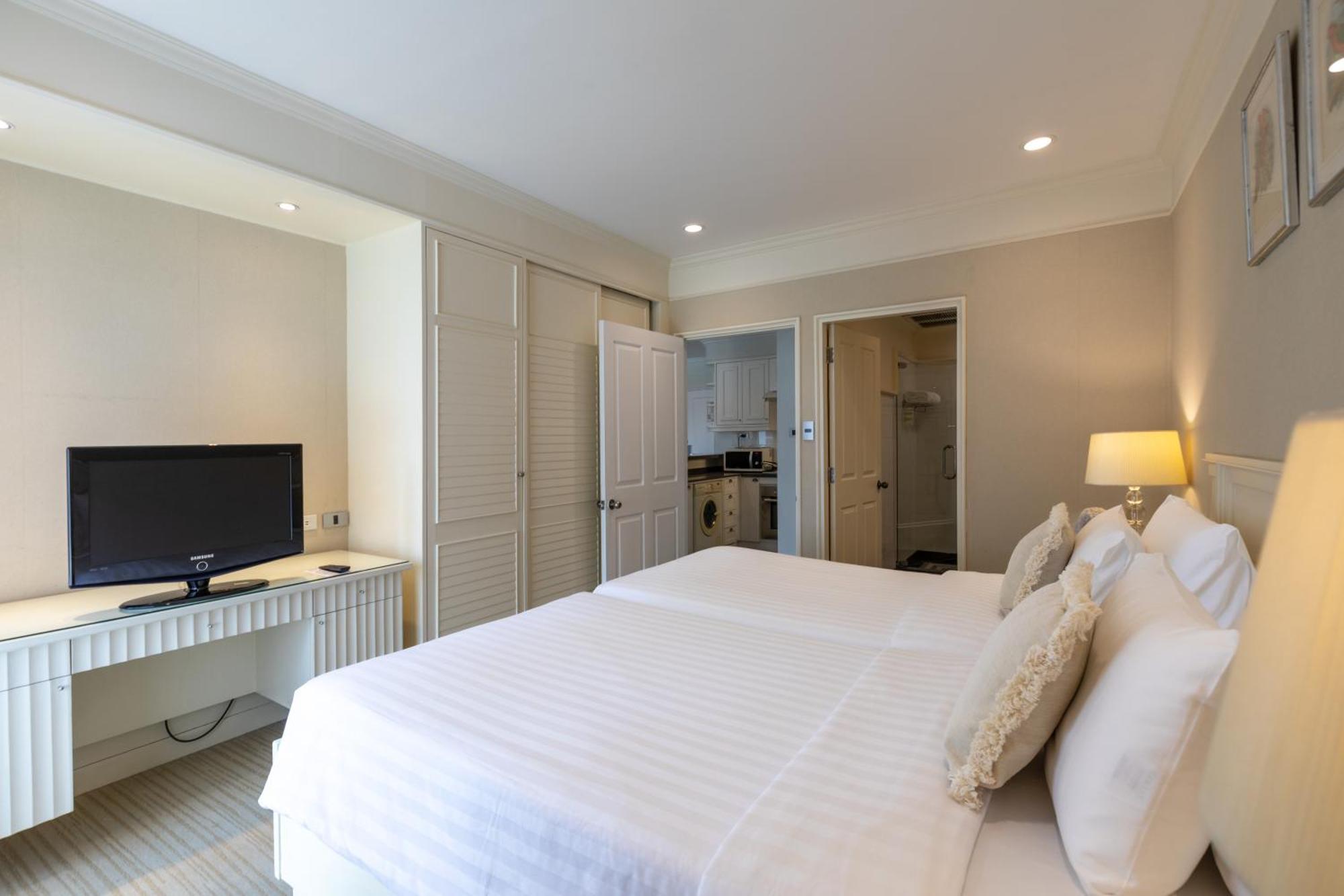 Cape House Langsuan Bangkok