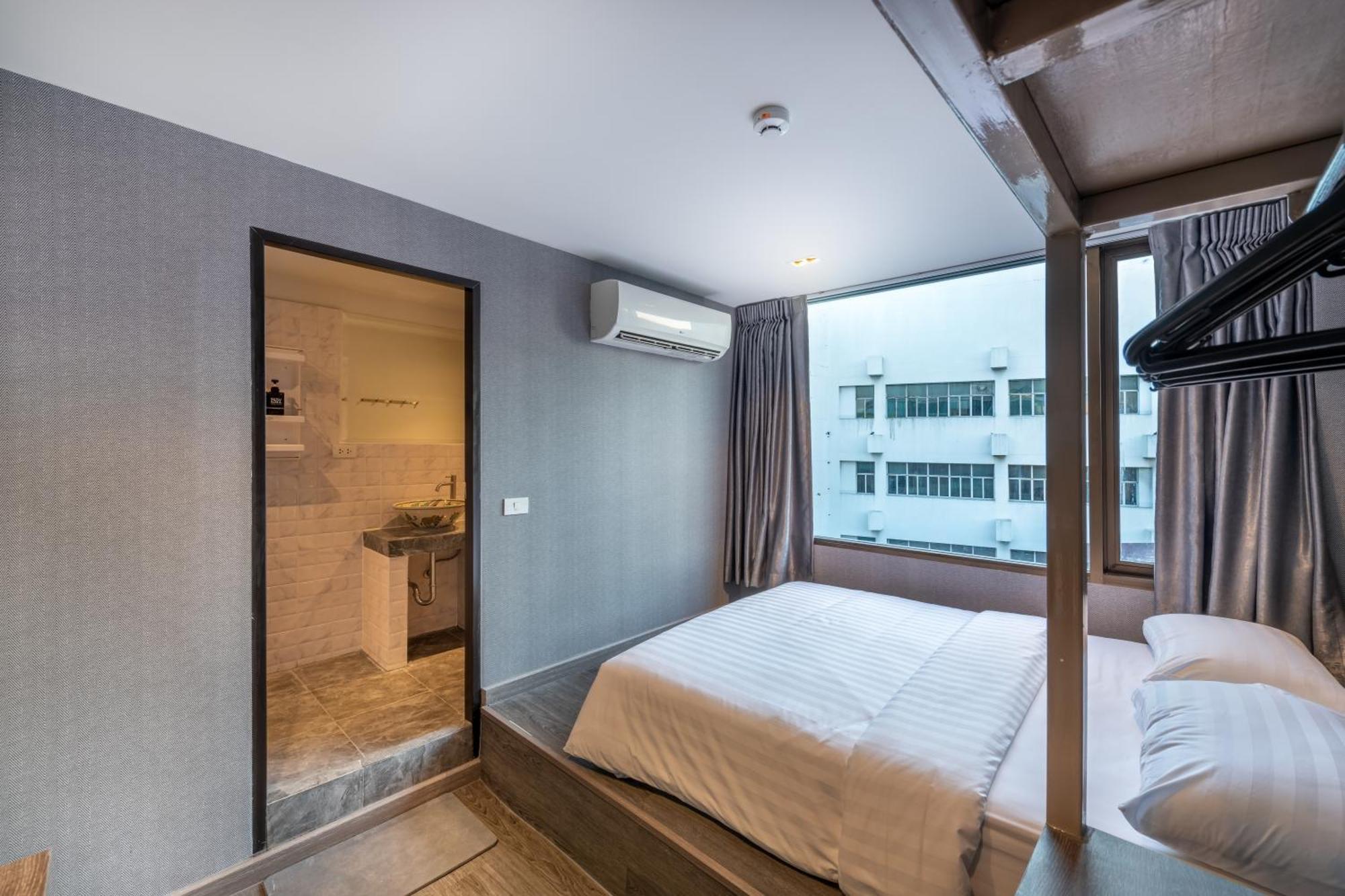 Happy Station Hostal Bangkok
