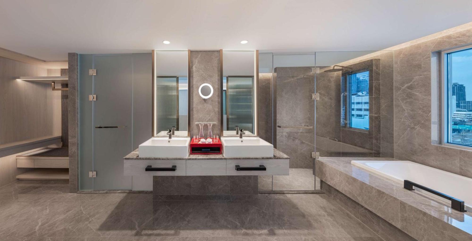 Doubletree By Hilton Ploenchit 4* Bangkok