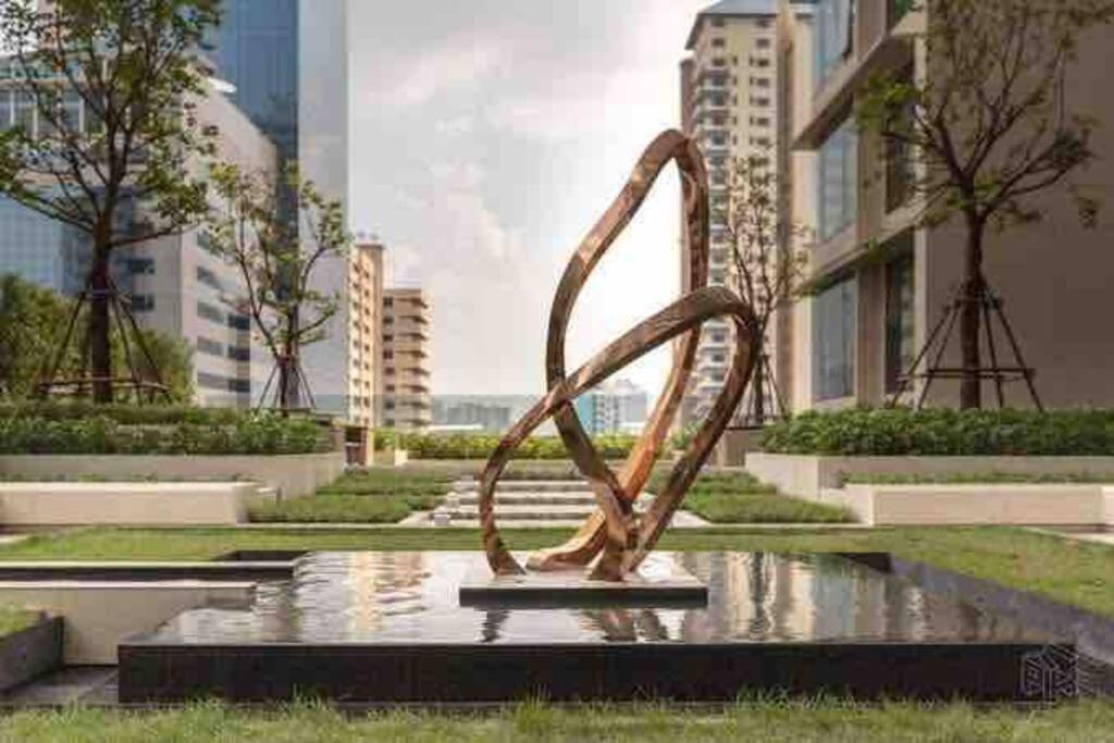 Ultimate Luxurious In Prime Asoke Apartment