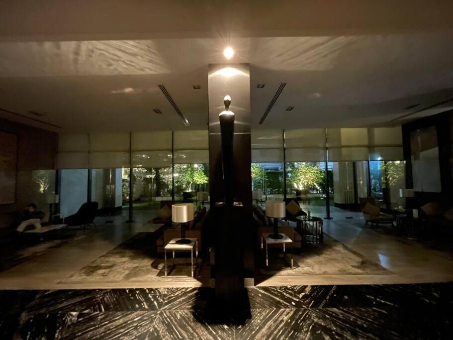 Apartment Ultimate Luxurious In Prime Asoke *
