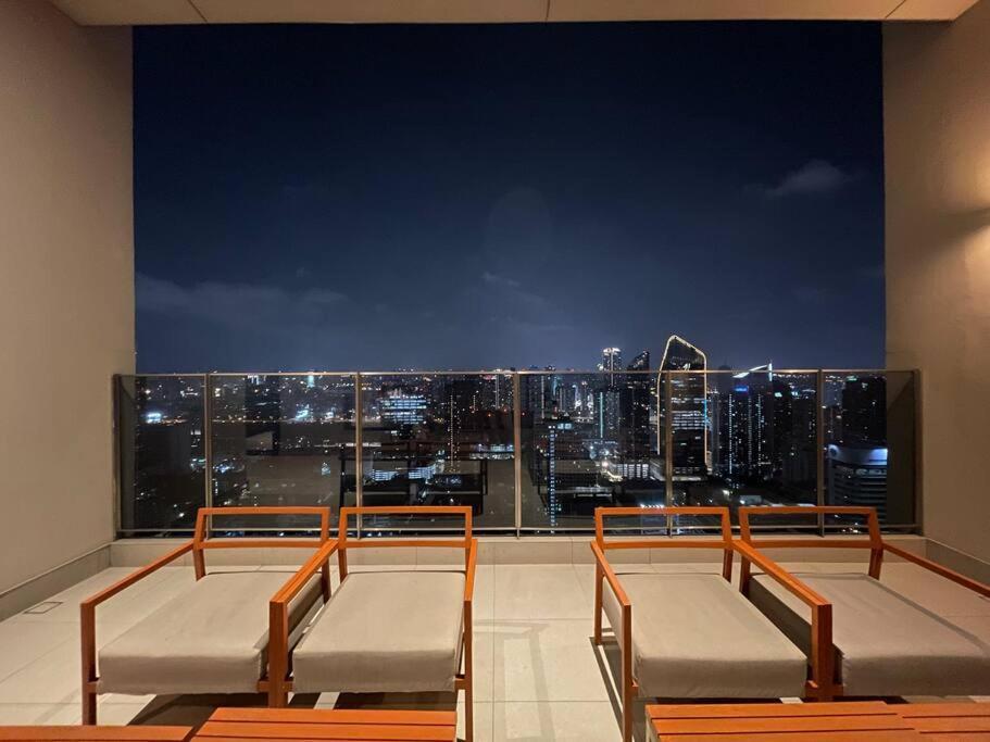 Ultimate Luxurious In Prime Asoke Apartment Bangkok