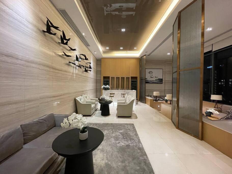 Ultimate Luxurious In Prime Asoke Apartment Bangkok