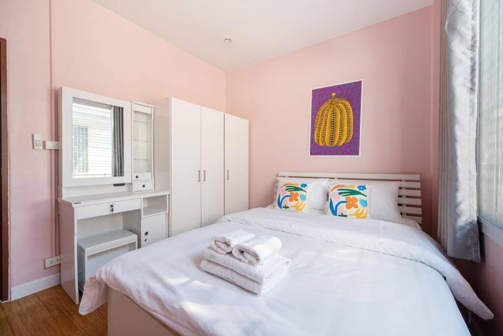 Villa Miq 142 Huai Khwang_new4br/jodd Fair *