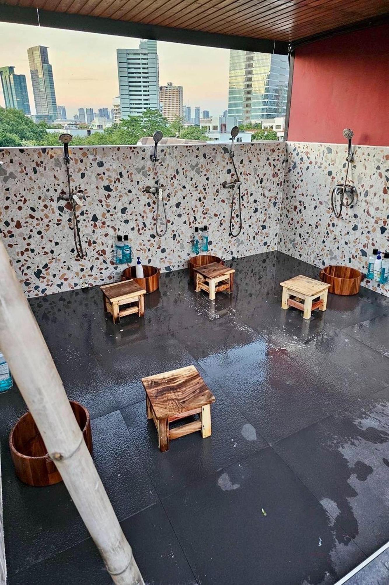 Blu Ari Stylish Gay Poshtel Hostal Bangkok