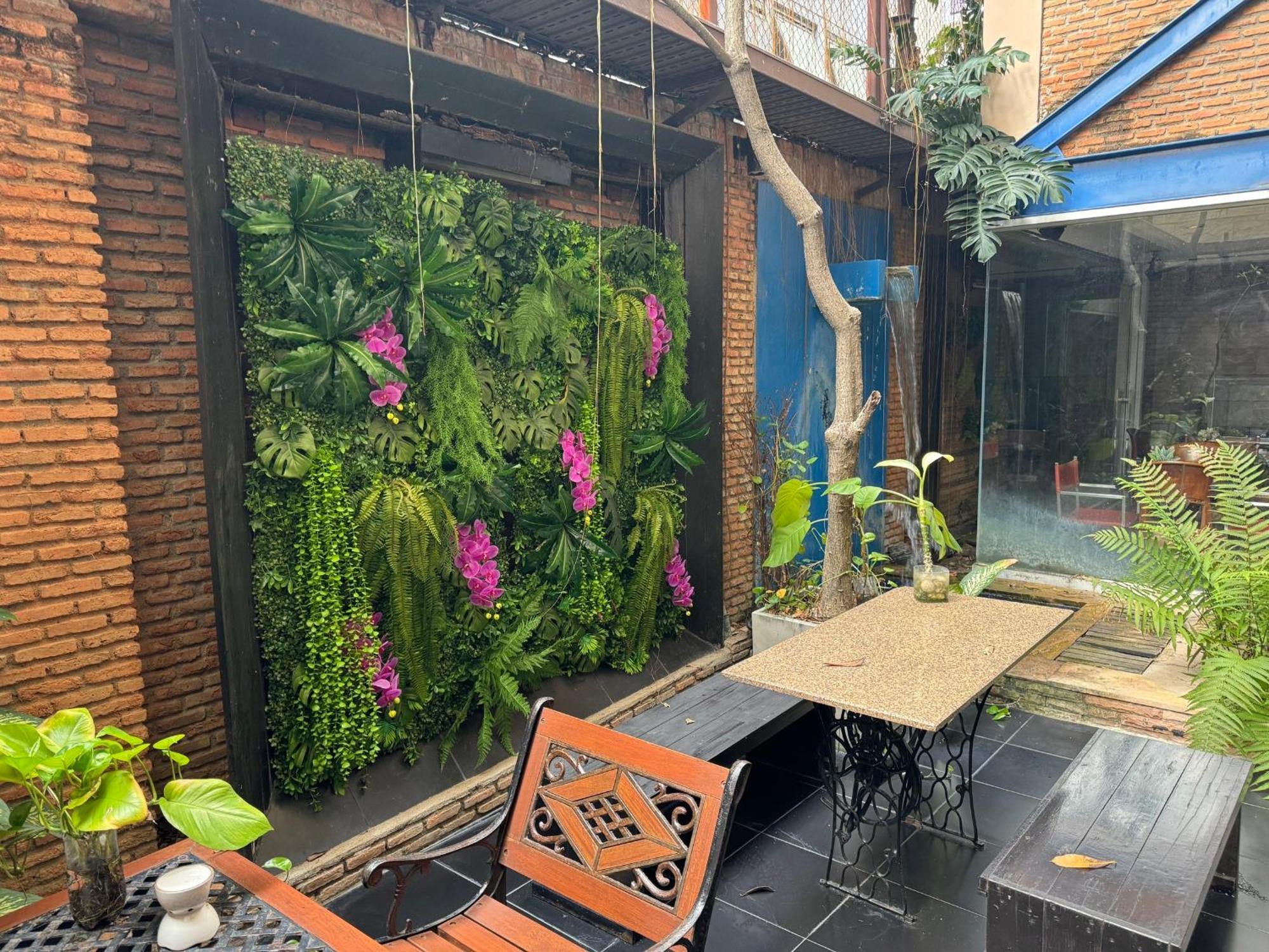 Gasthuis Silom Convent Garden - Sha Extra 3*