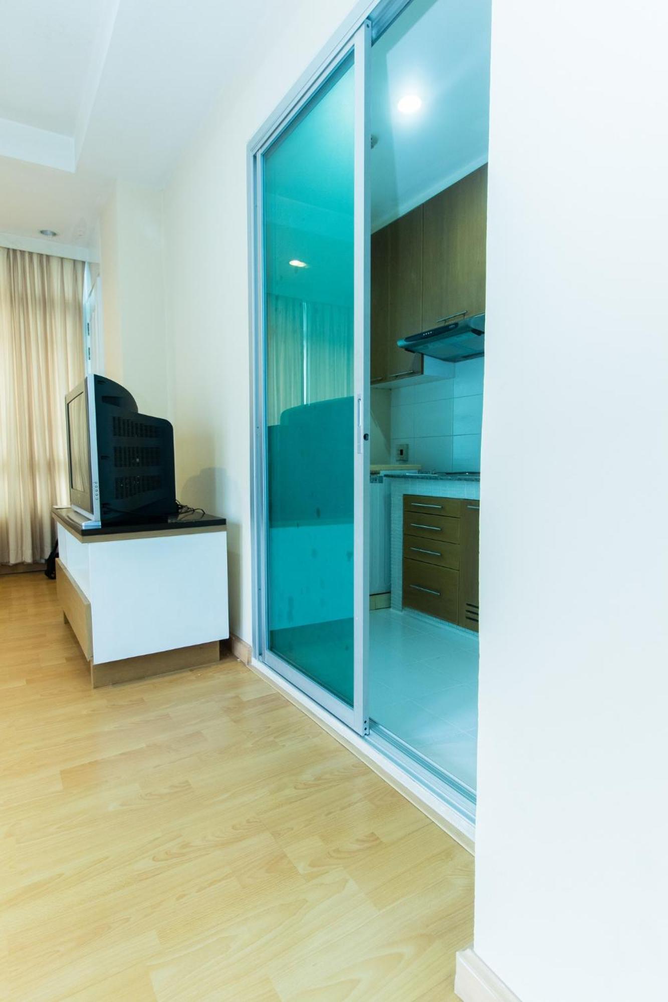 Silom Convent Garden Guest house 3*