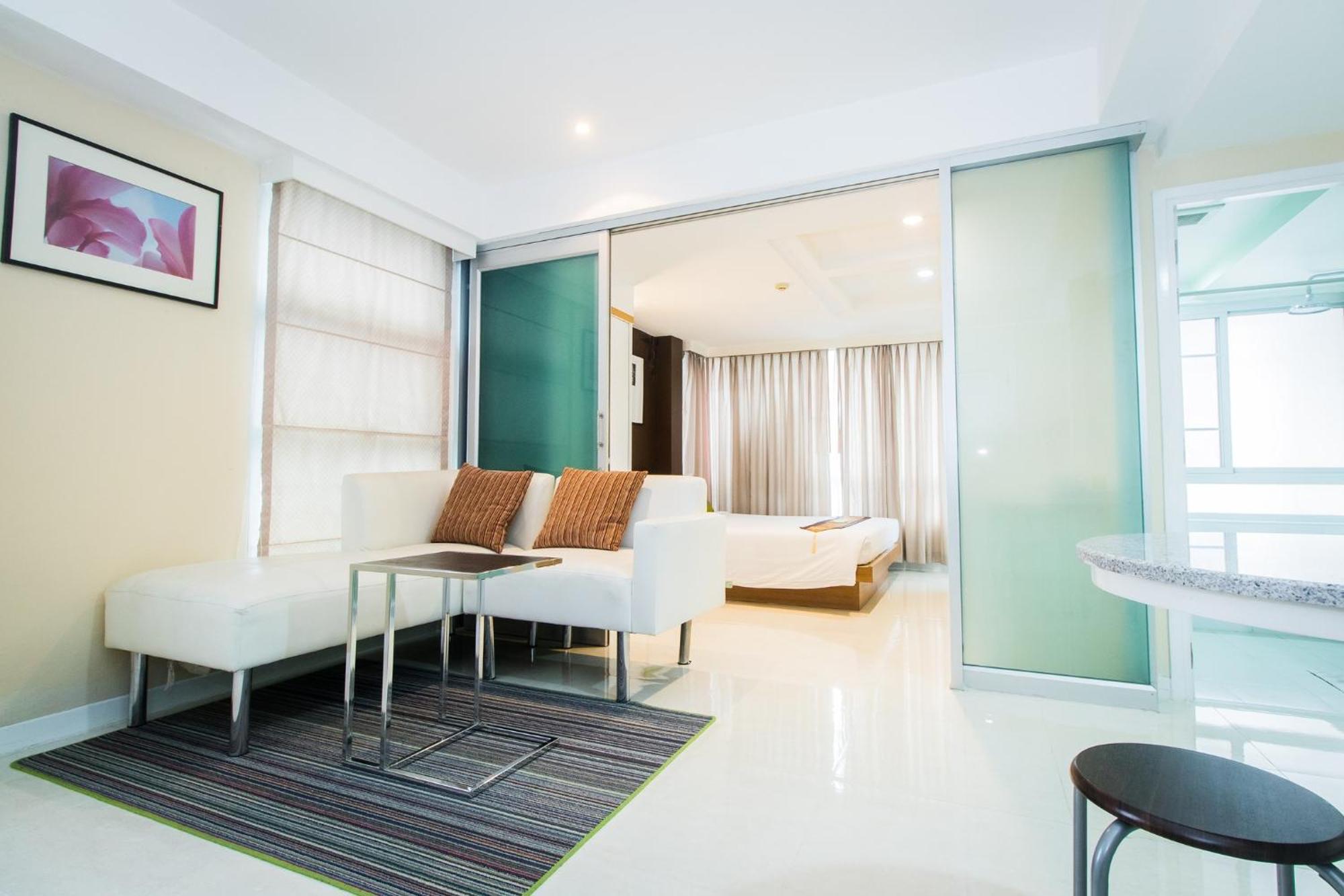 Guest house Silom Convent Garden