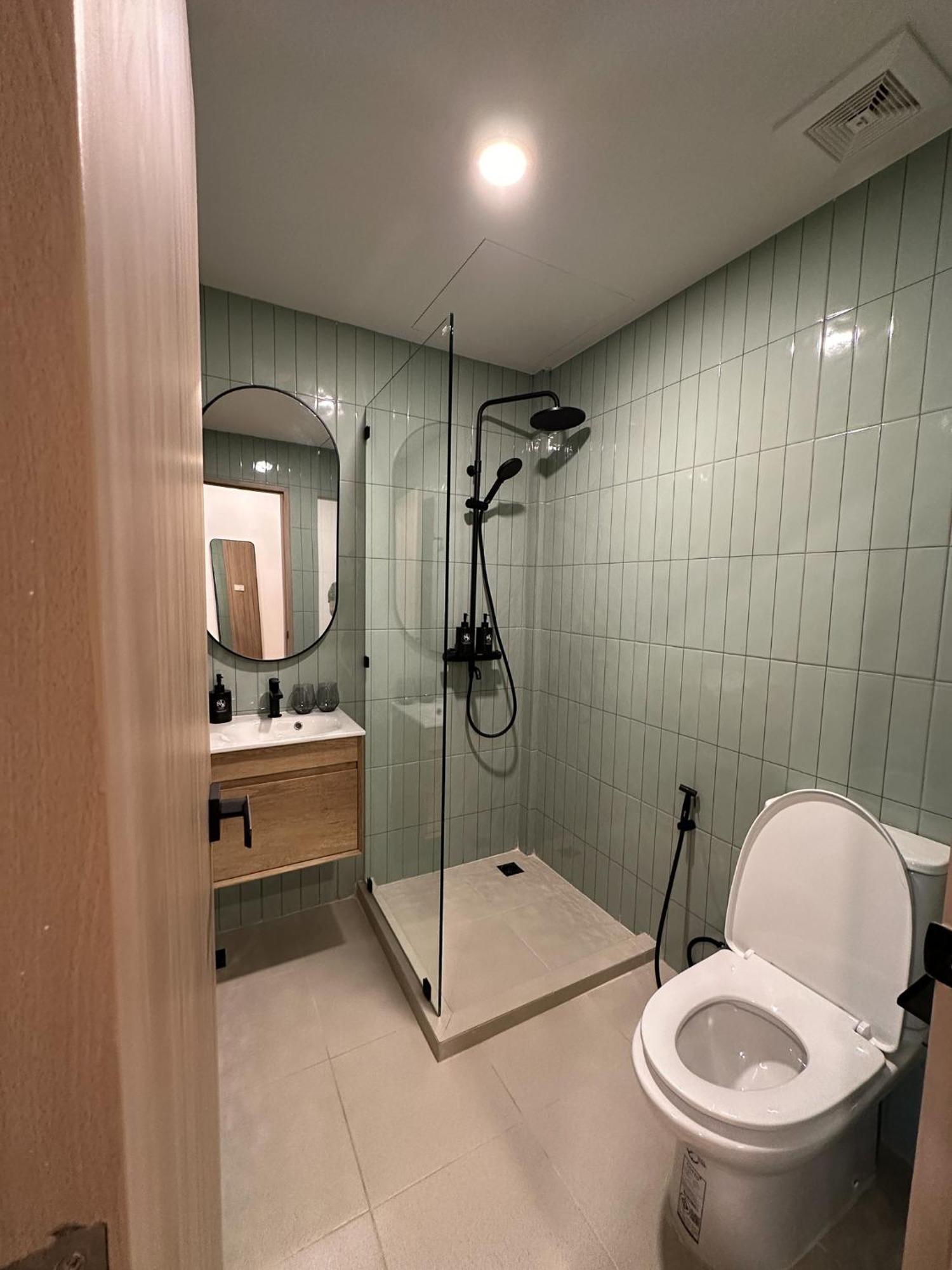 3 Bed 3 Bath / Luxury / 1 Min Walk To Bts Asok Apartment *