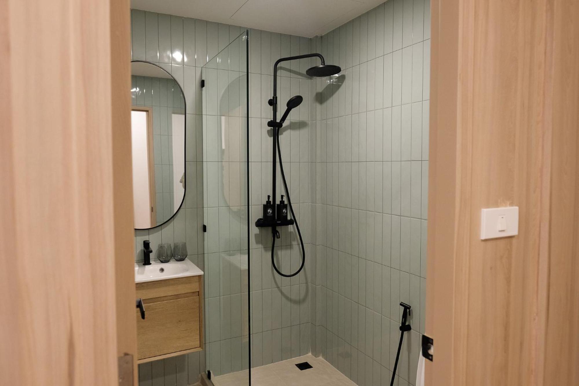 3 Bed 3 Bath / Luxury / 1 Min Walk To Bts Asok *