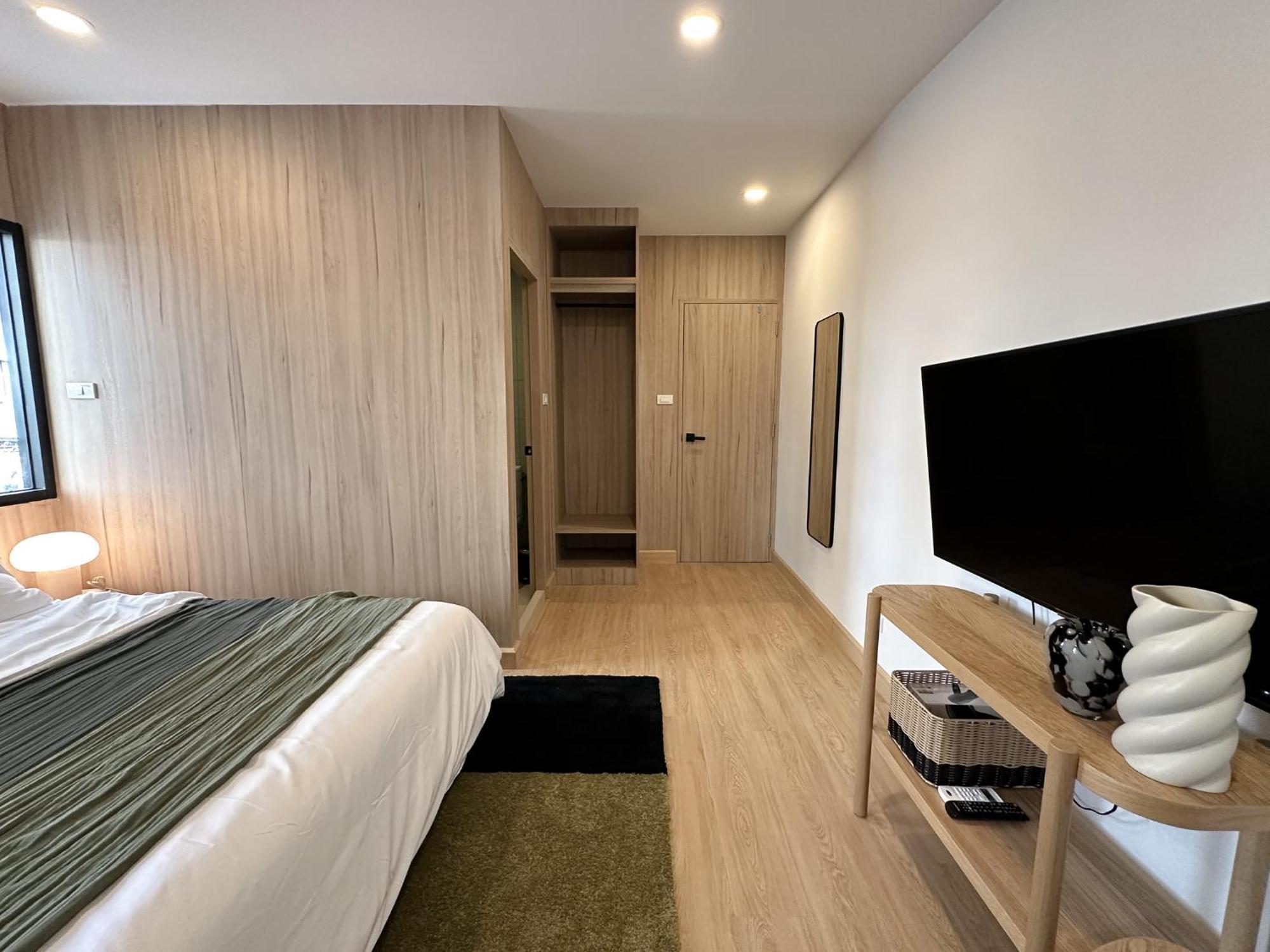 Apartment 3 Bed 3 Bath / Luxury / 1 Min Walk To Bts Asok