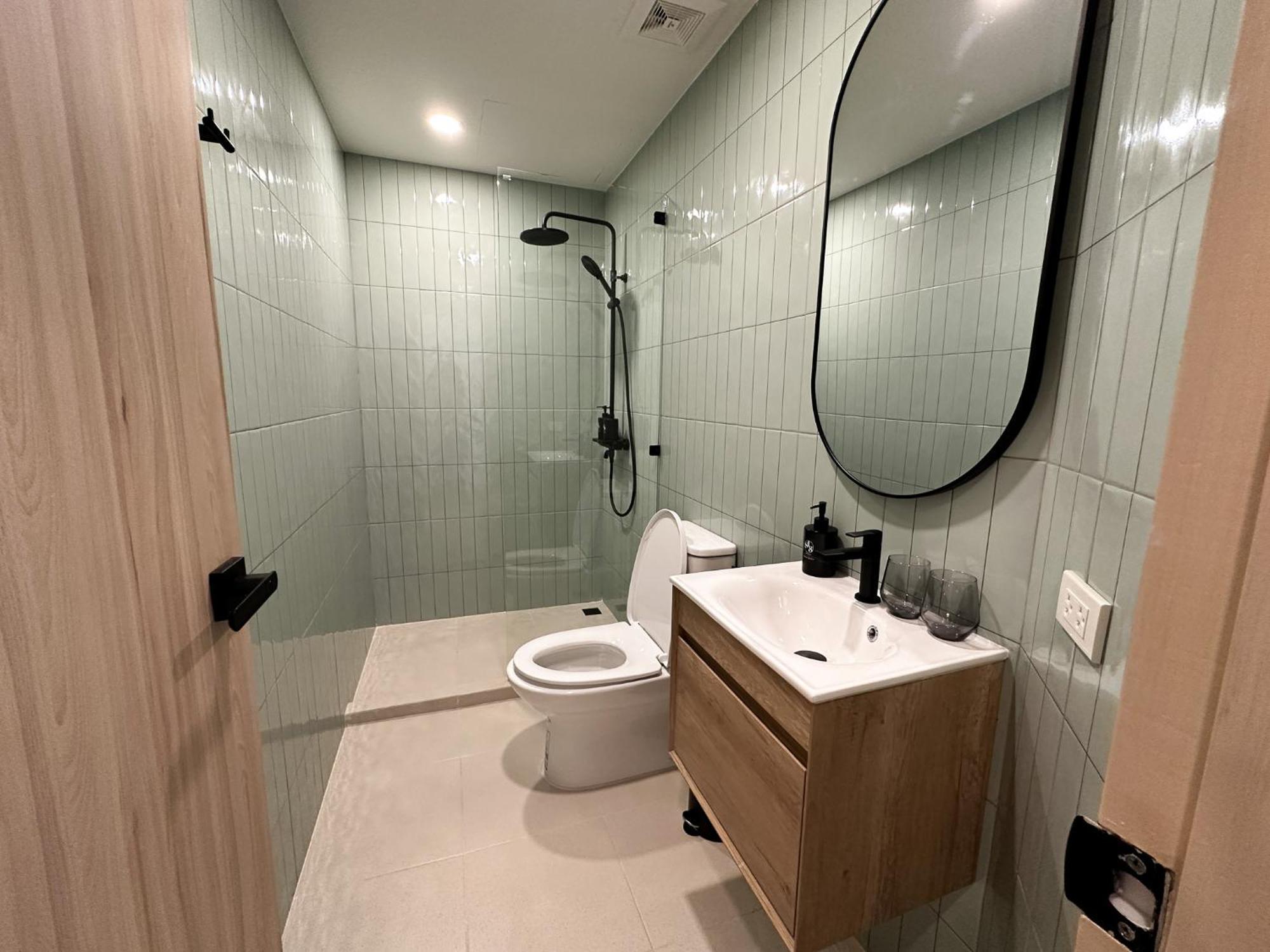 Apartment 3 Bed 3 Bath / Luxury / 1 Min Walk To Bts Asok Bangkok