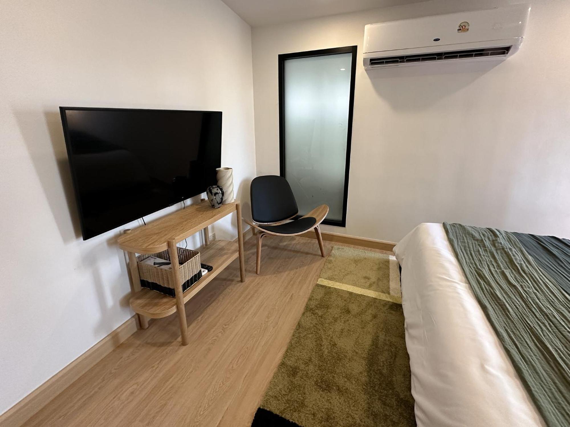 3 Bed 3 Bath / Luxury / 1 Min Walk To Bts Asok * Bangkok