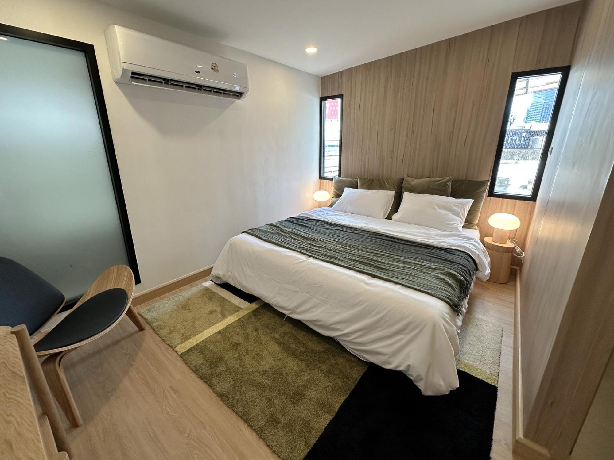 3 Bed 3 Bath / Luxury / 1 Min Walk To Bts Asok * Bangkok