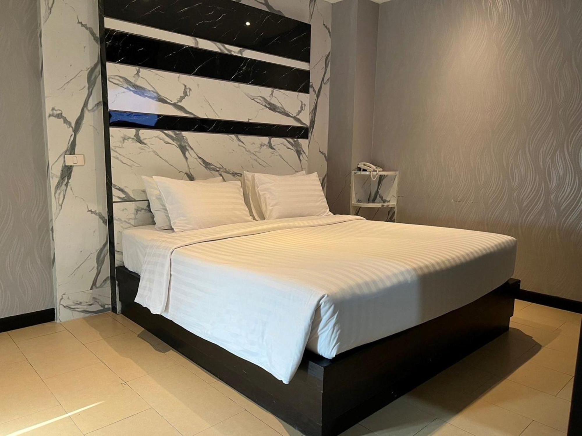 Sky Dome Resotel - โรงแรมสกายโดม รีโซเทล 5* Bangkok