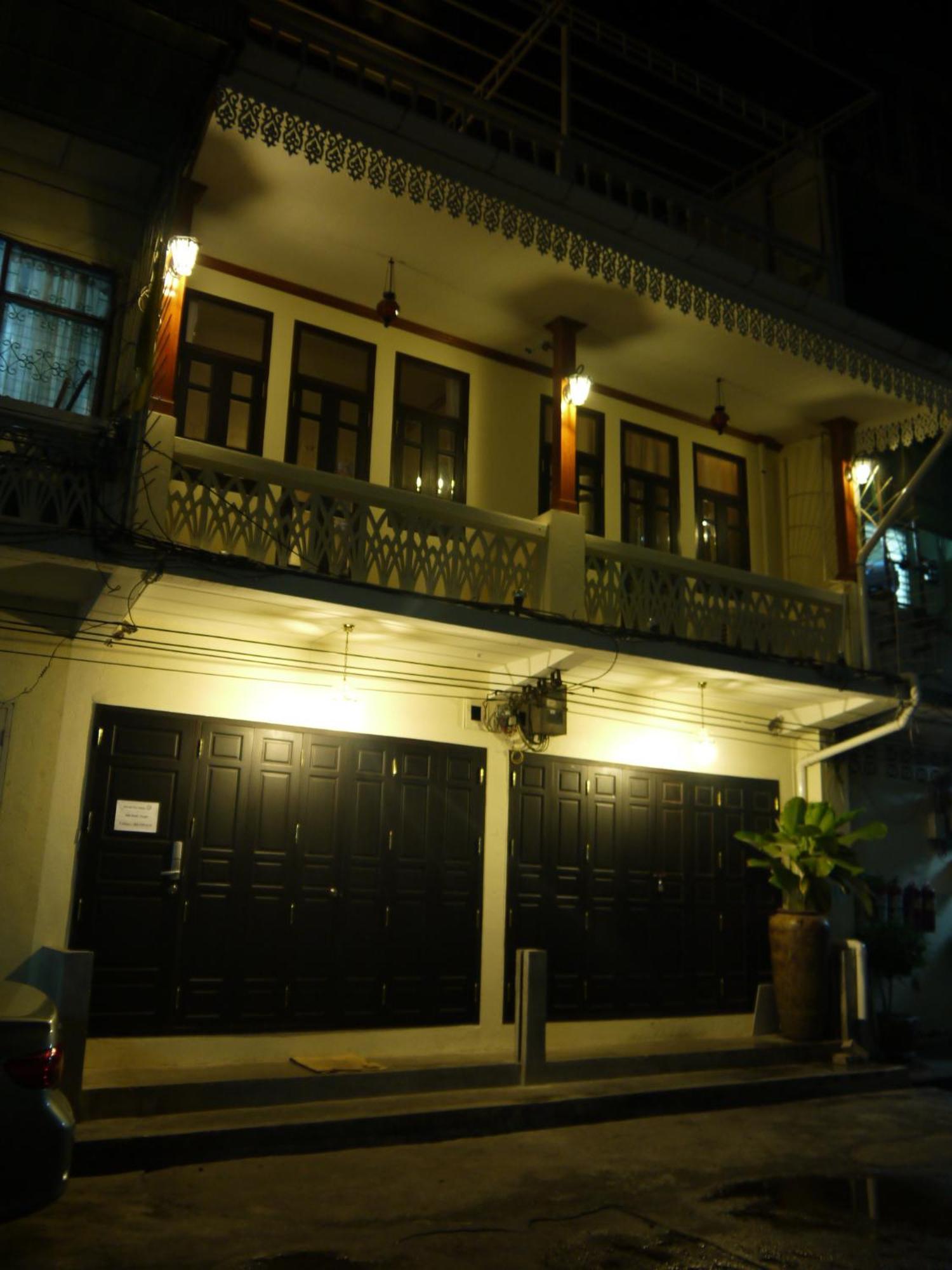 Rumah tetamu The Royal Thatien Village 2*
