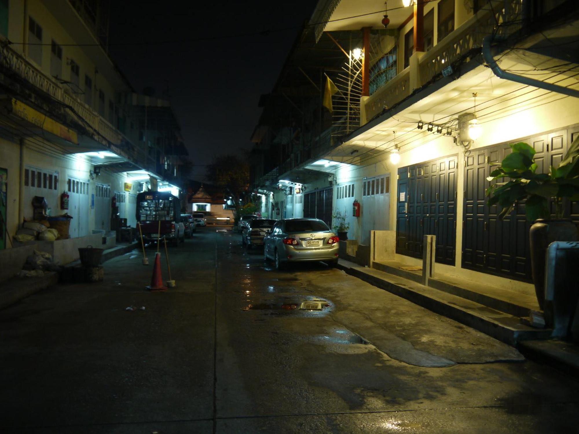 Rumah tetamu The Royal Thatien Village 2*