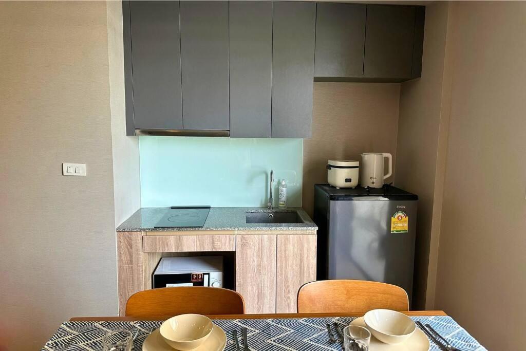 Studio 1br Pool Gym Wifi 5 Mins From Sathorn Bangkok