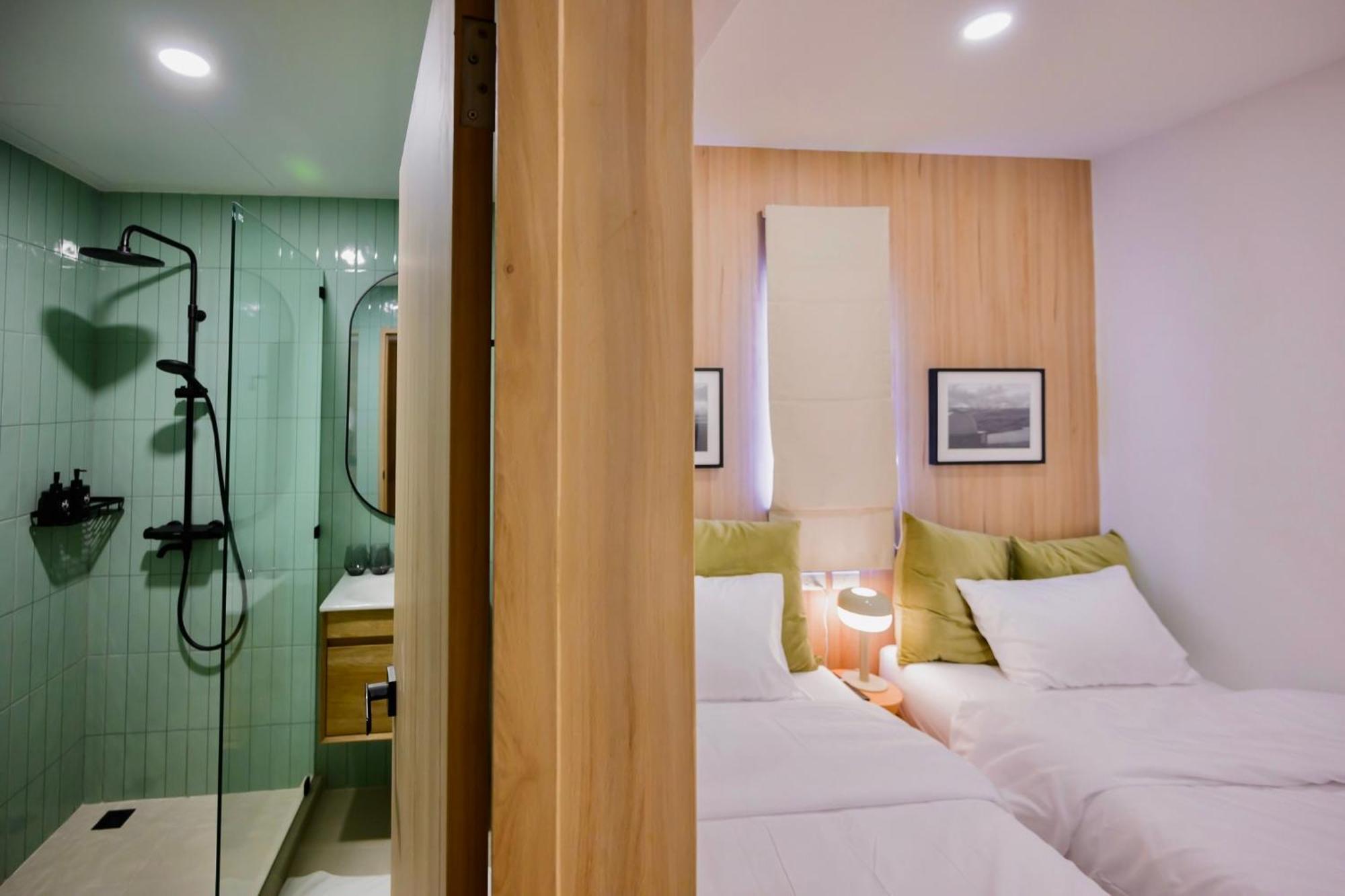 Apartment 3 Bed 3 Bath / Luxury / 1 Min Walk To Bts Asok Bangkok