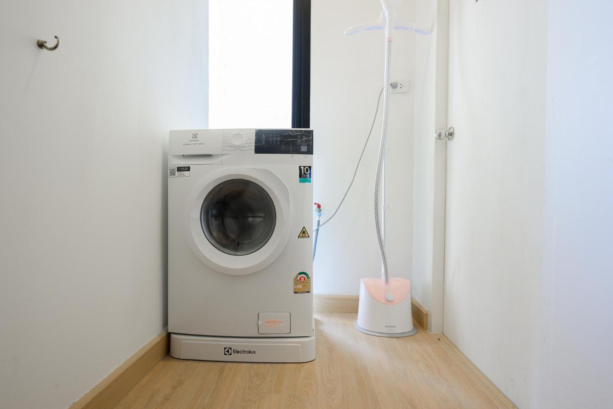 3 Bed 3 Bath / Luxury / 1 Min Walk To Bts Asok *