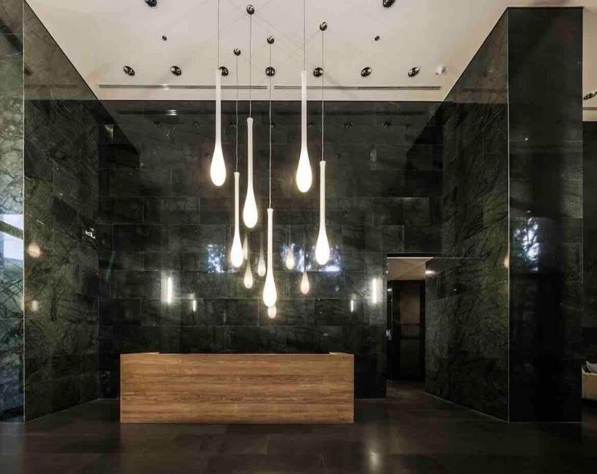 1 Bedroom Near Mrt & Bts Station. Apartment