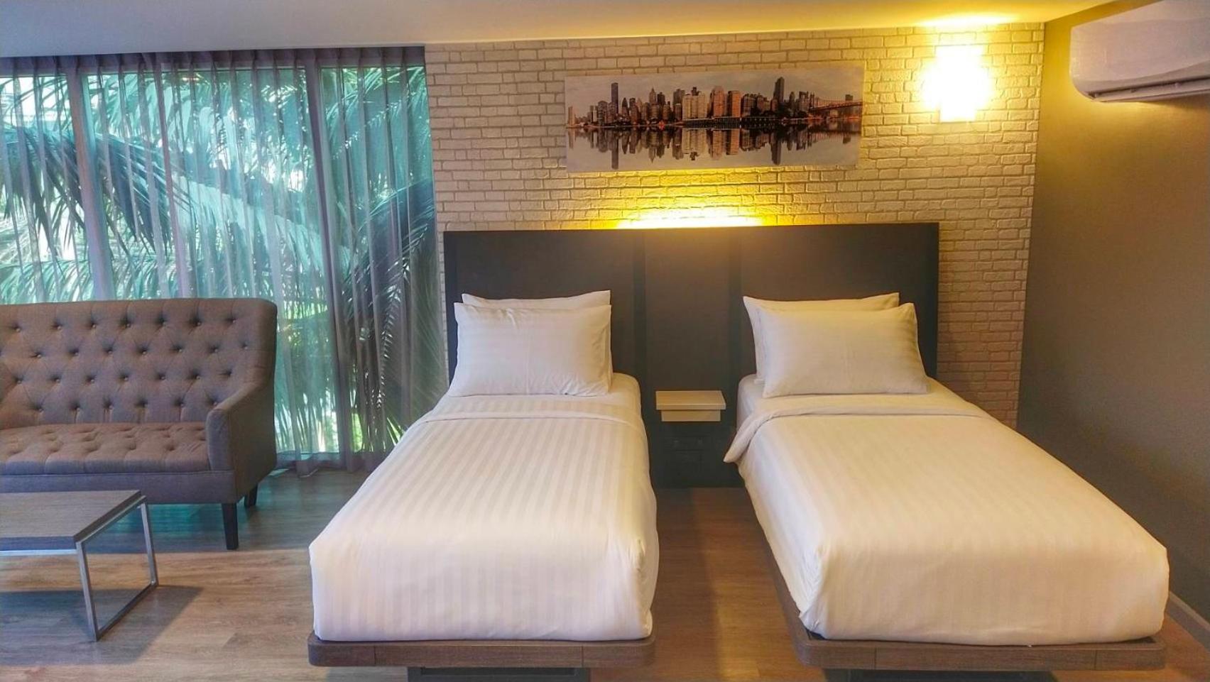 Bb Glass House Khách sạn