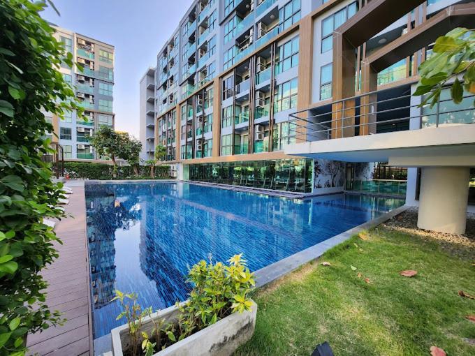 1 ห้องนอน ใกล้บีทีเอสอ่อนนุช สายสีเขียว ที่นอนking Size วิวสระว่ายน้ำ Apartment Bangkok