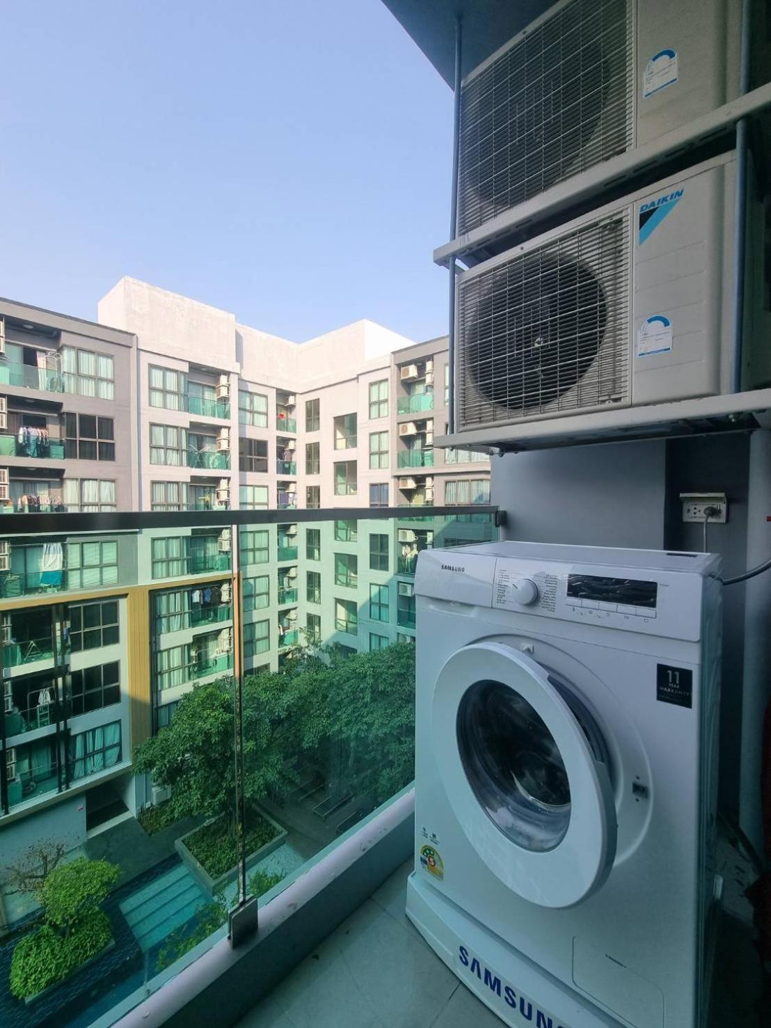 1 ห้องนอน ใกล้บีทีเอสอ่อนนุช สายสีเขียว ที่นอนking Size วิวสระว่ายน้ำ Bangkok