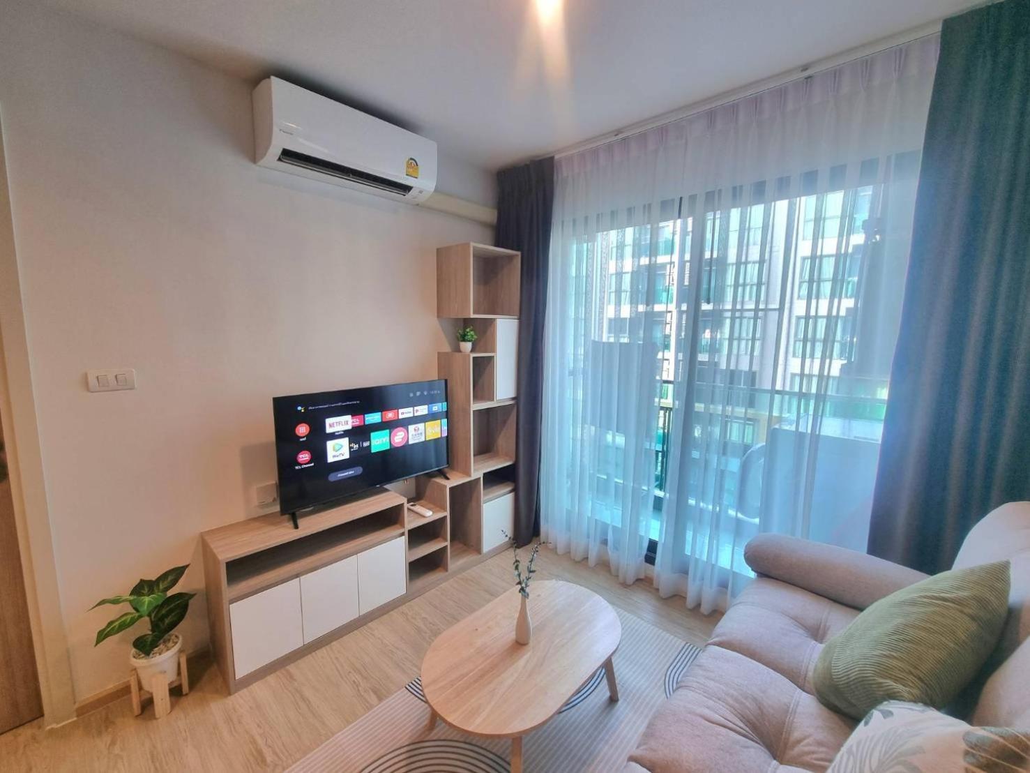 Apartment 1 ห้องนอน ใกล้บีทีเอสอ่อนนุช สายสีเขียว ที่นอนking Size วิวสระว่ายน้ำ Bangkok