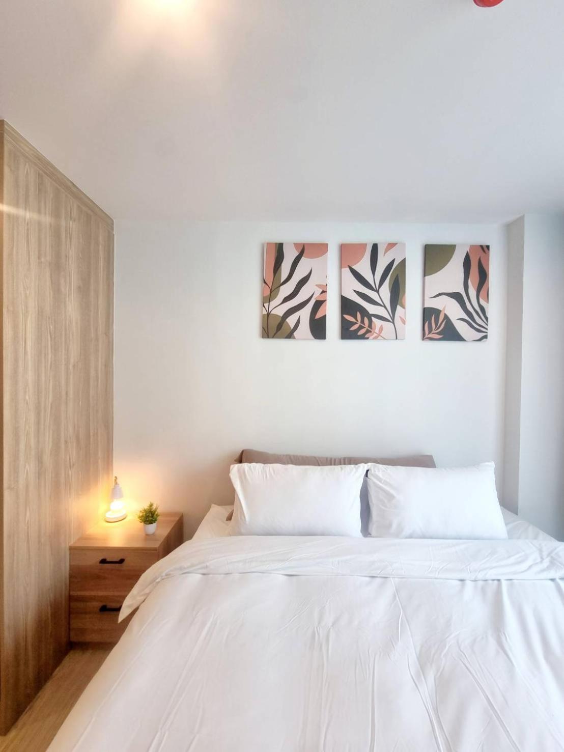 Apartment 1 ห้องนอน ใกล้บีทีเอสอ่อนนุช สายสีเขียว ที่นอนking Size วิวสระว่ายน้ำ Bangkok