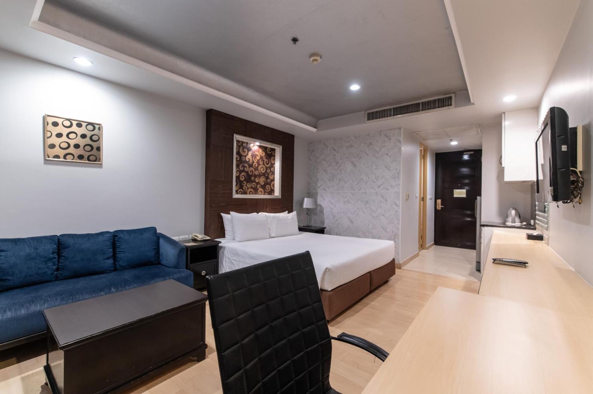 Admiral Premier Hotel