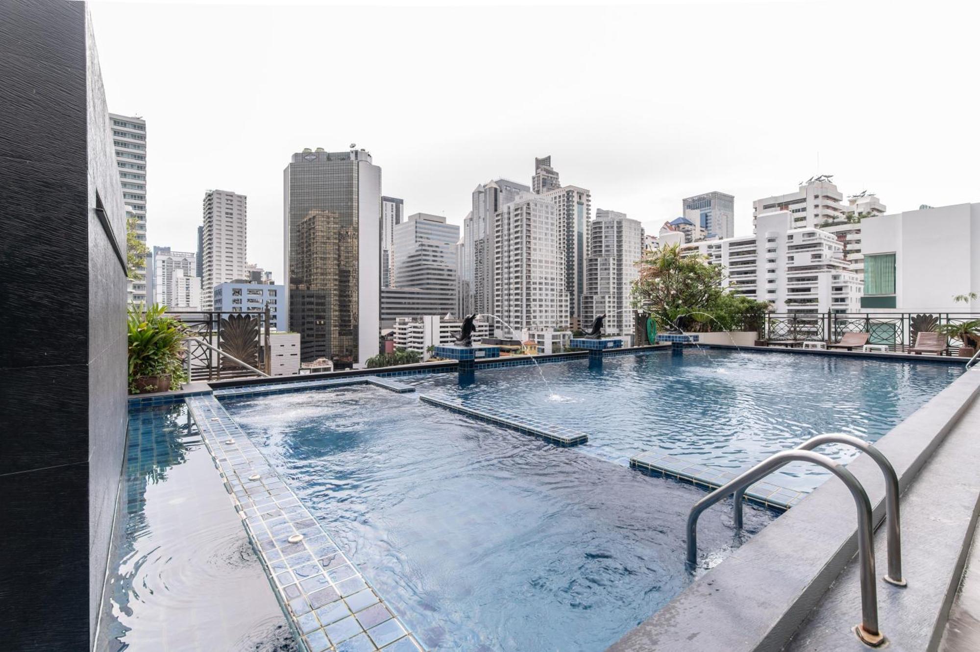 Admiral Premier Hotel 4*