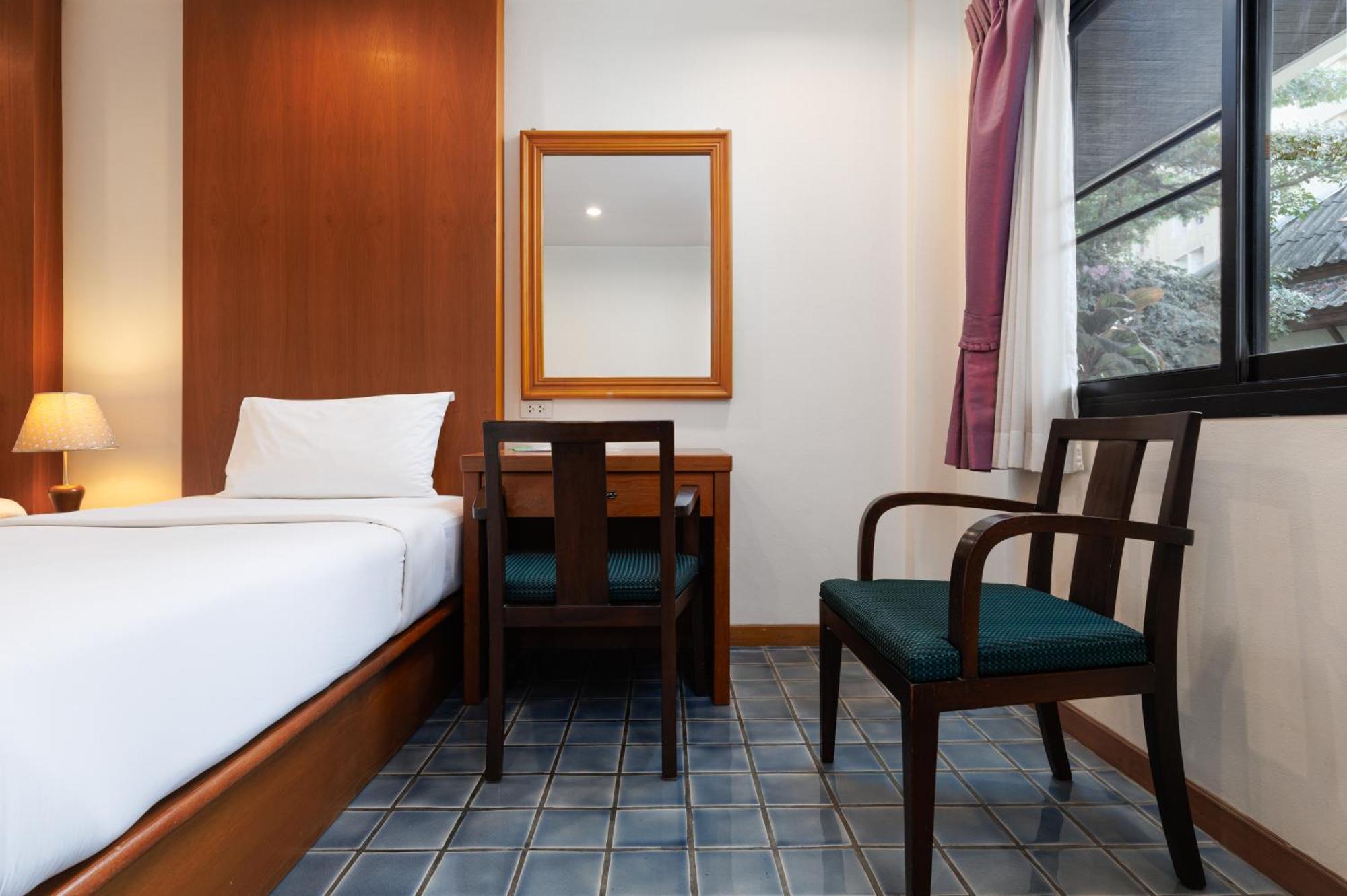 Khách sạn Charlie House Pin Klao 3*