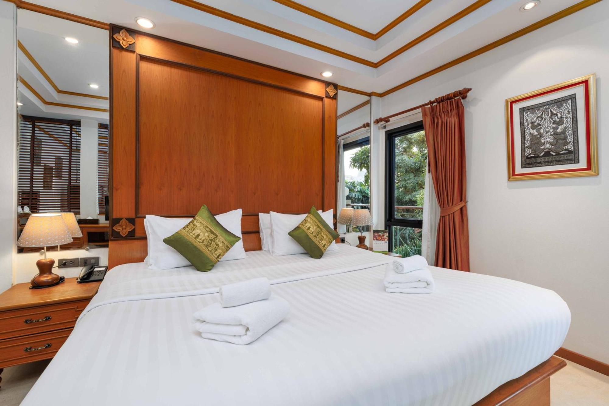 Charlie House Pin Klao Khách sạn