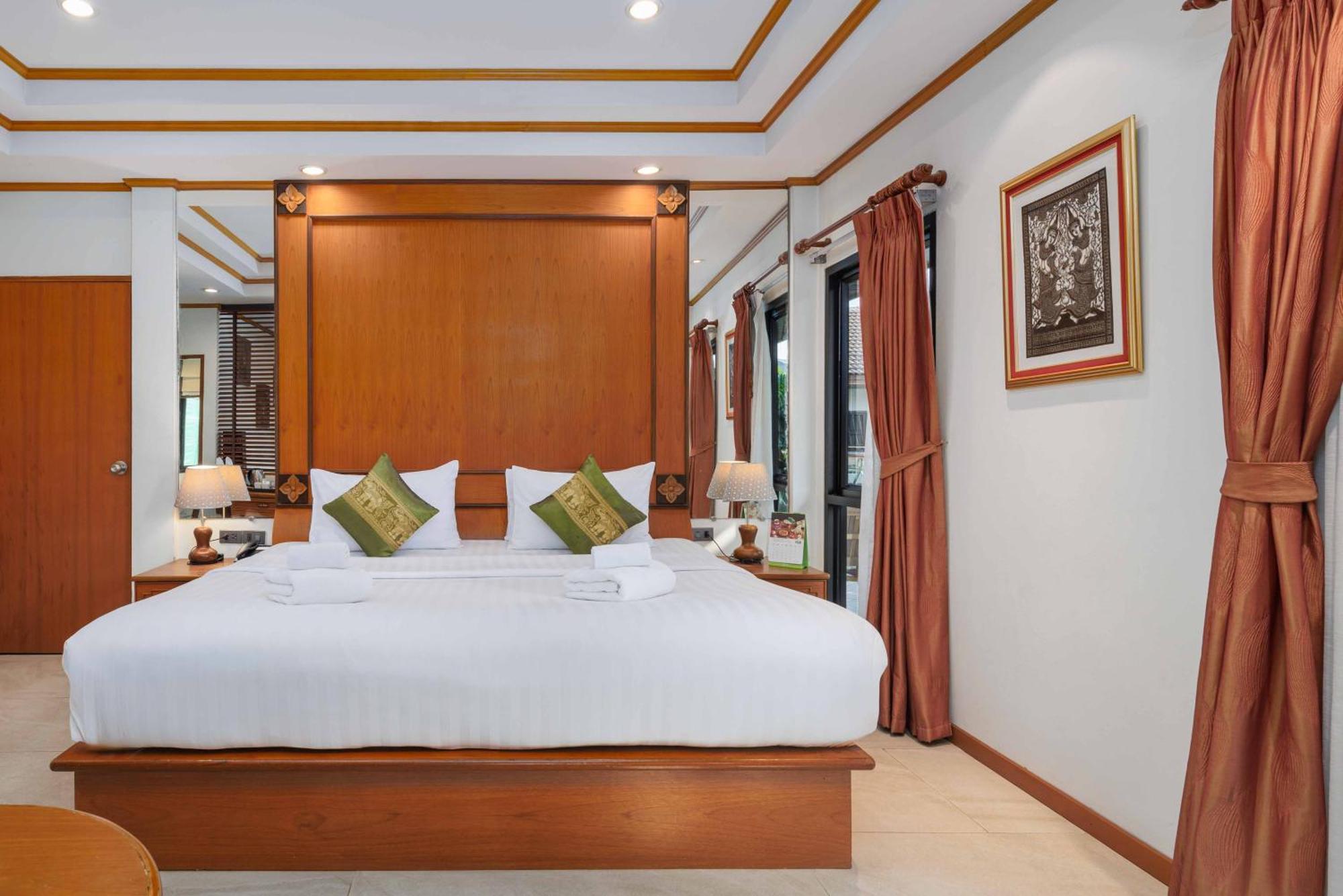 Charlie House Pin Klao Khách sạn Bangkok
