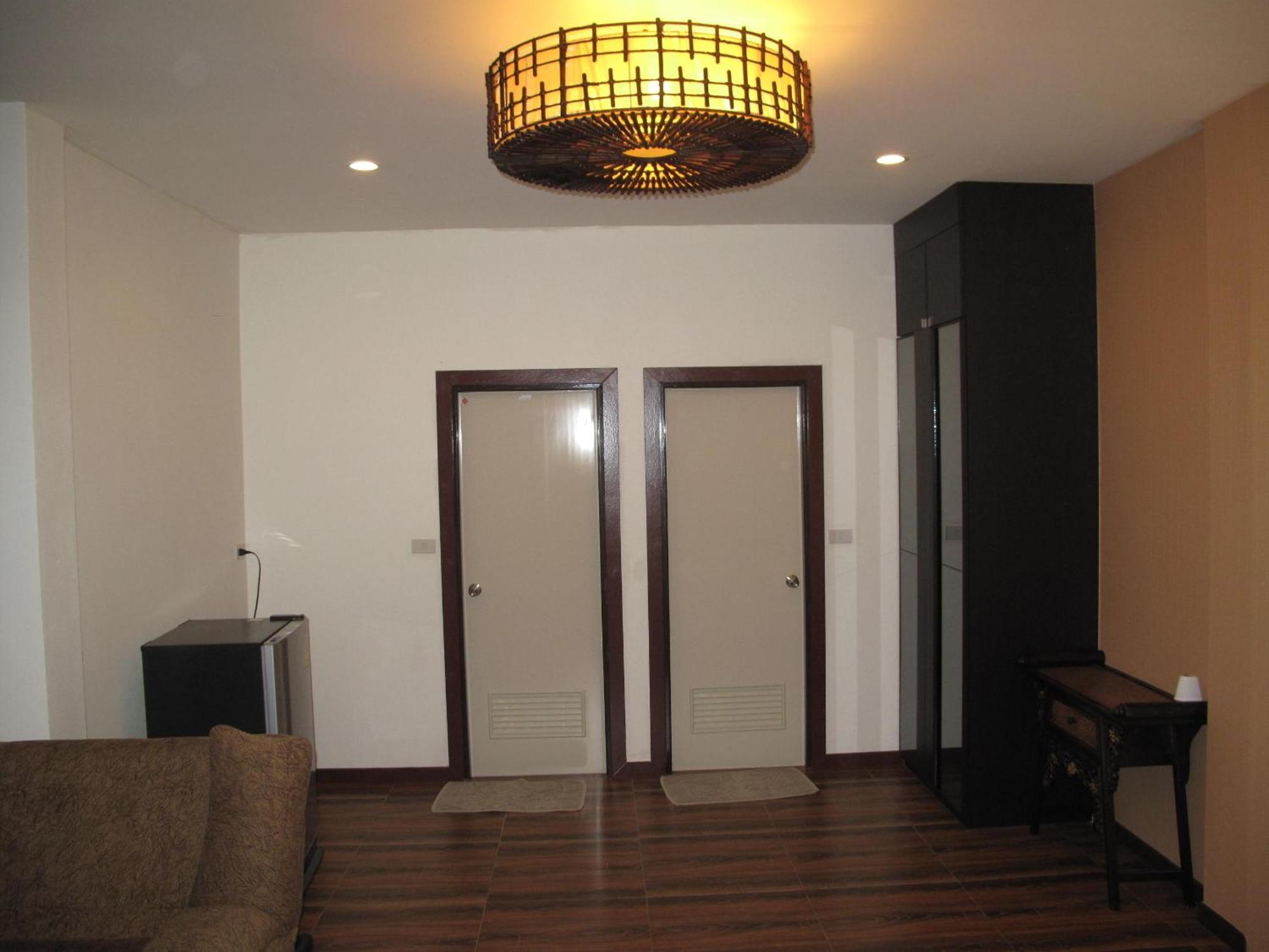 Khách sạn Qg 2*