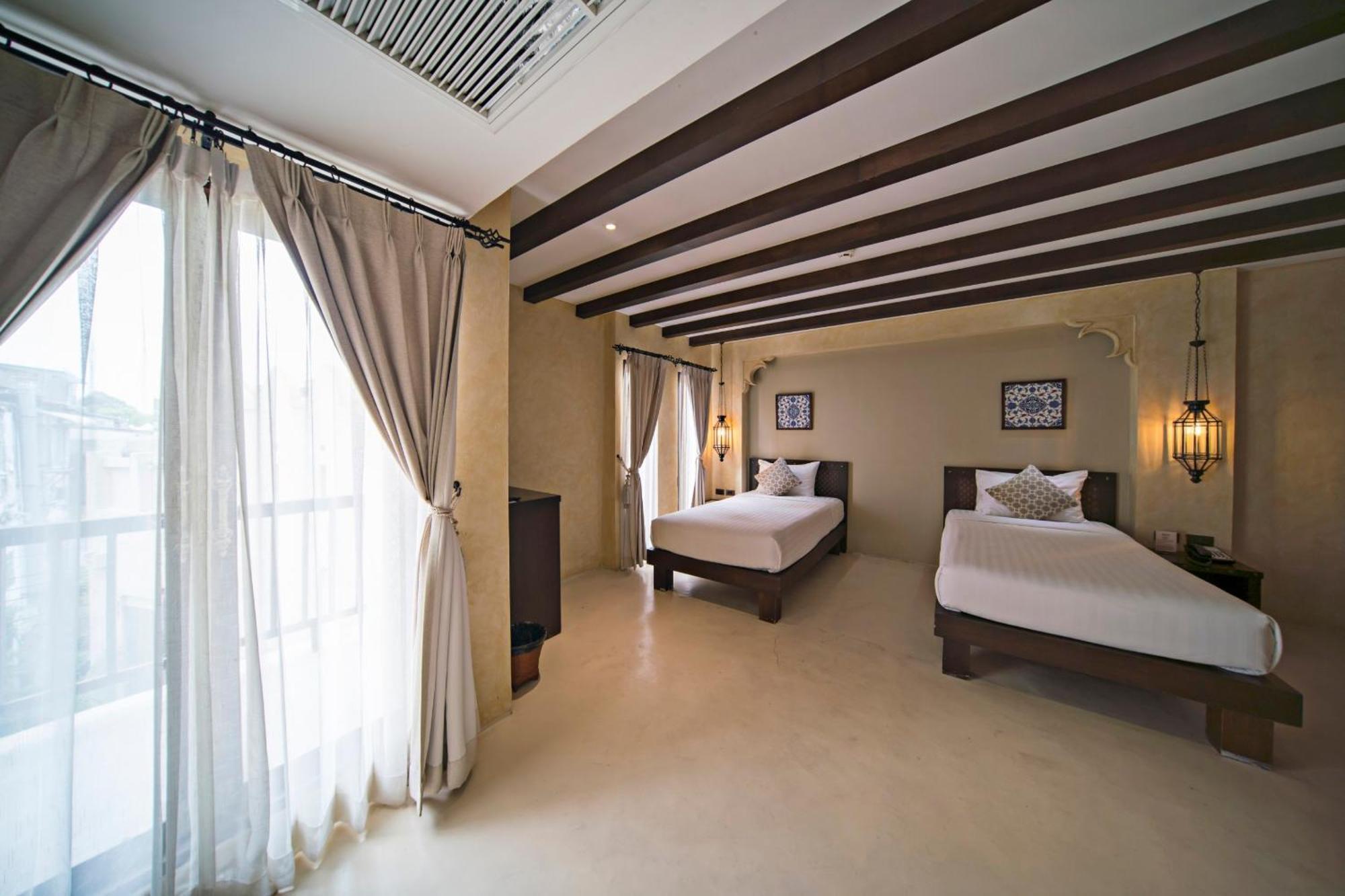 Dewan Hotel Bangkok