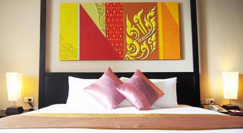 Ramada Plaza By Wyndham Menam Riverside